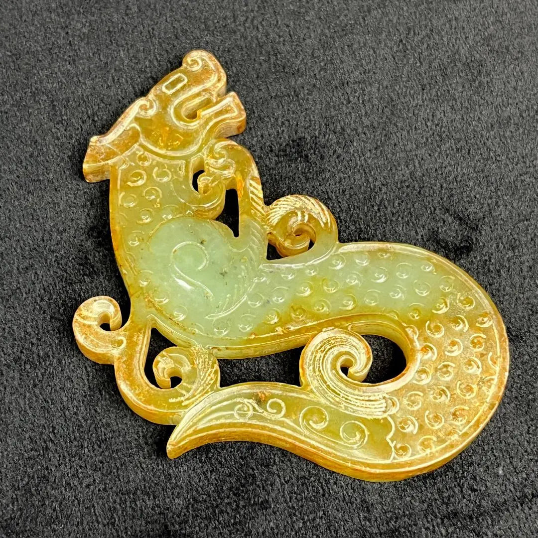 The dragon-shaped pendant of the top jade Hetian jade Ancient jade ornaments Chinese antiques Chinese art Tang art Antiques G15