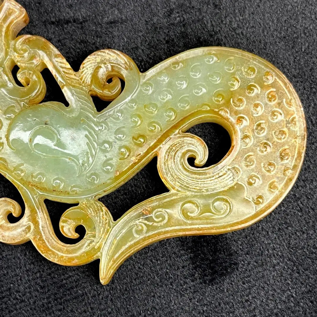 The dragon-shaped pendant of the top jade Hetian jade Ancient jade ornaments Chinese antiques Chinese art Tang art Antiques G15