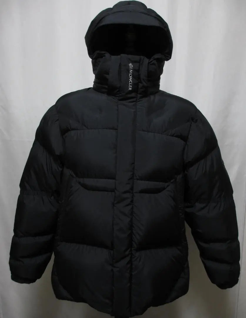 New unused Moncler new JARAMA down jacket