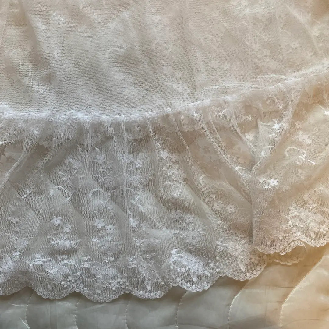 Baby birth wedding lace beautiful baby dress with beautiful lace. The lace is very beautiful and luxurious.