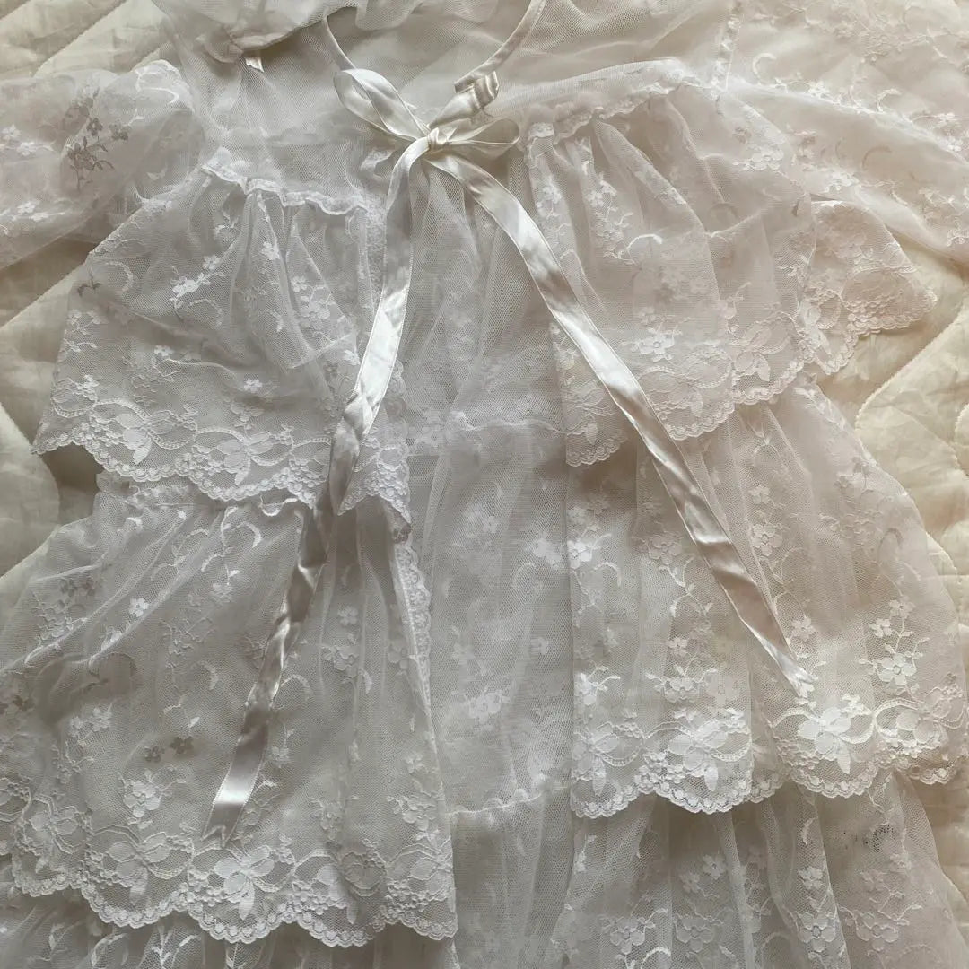 Baby birth wedding lace beautiful baby dress with beautiful lace. The lace is very beautiful and luxurious.