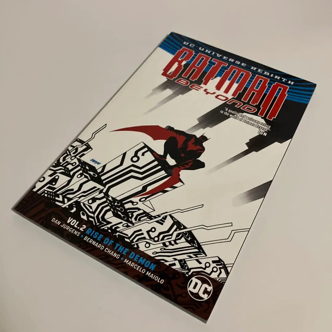 Cómics estadounidenses y Batman Beyond en inglés, set de 14 volúmenes