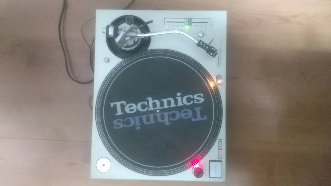 Technics turntable x 2, Vestax mixer x 1 | Technics ターンテーブル×2台、Vestax ミキサー×1台