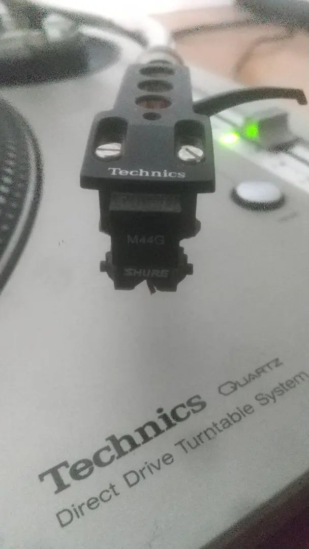 Technics turntable x 2, Vestax mixer x 1 | Technics ターンテーブル×2台、Vestax ミキサー×1台