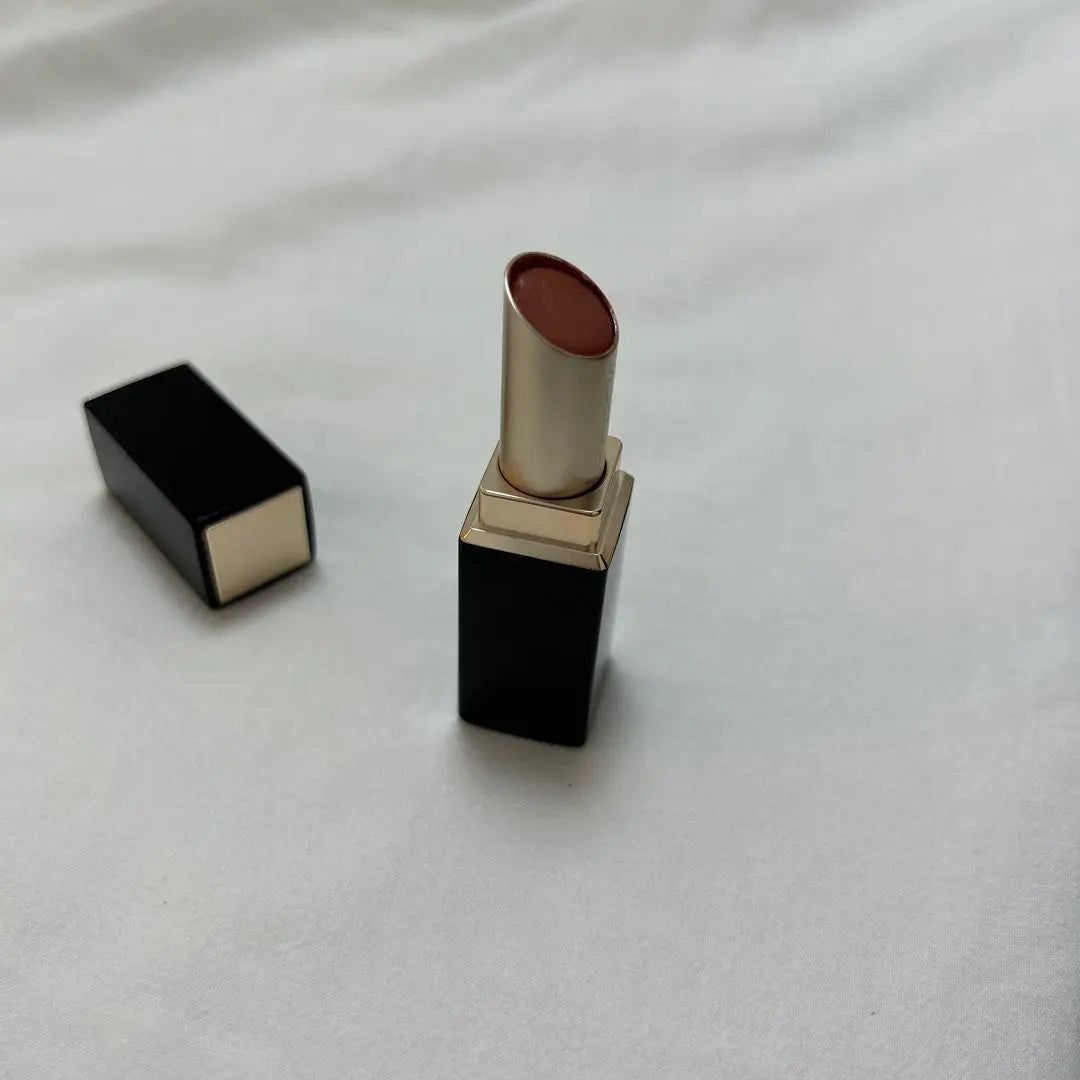 Reducción de precio Lápiz labial SUQQU Vibrant Rich 01 Jiahu