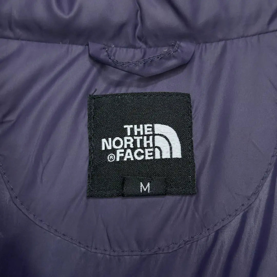 Popular en excelentes condiciones, abrigo de plumas North Face para mujer M, capucha removible, bordado del logotipo