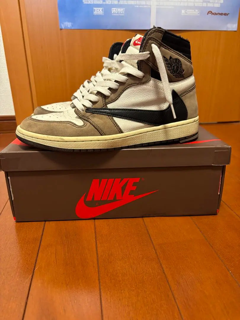 Travis Scott×NIKE Air Jordan1