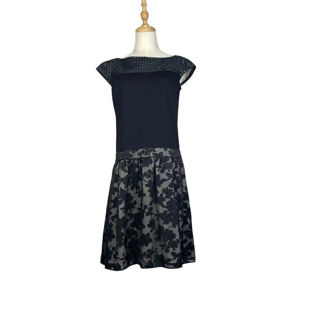 [Extremely beautiful] TOCCA★Switched flower lace dress See-through Black M