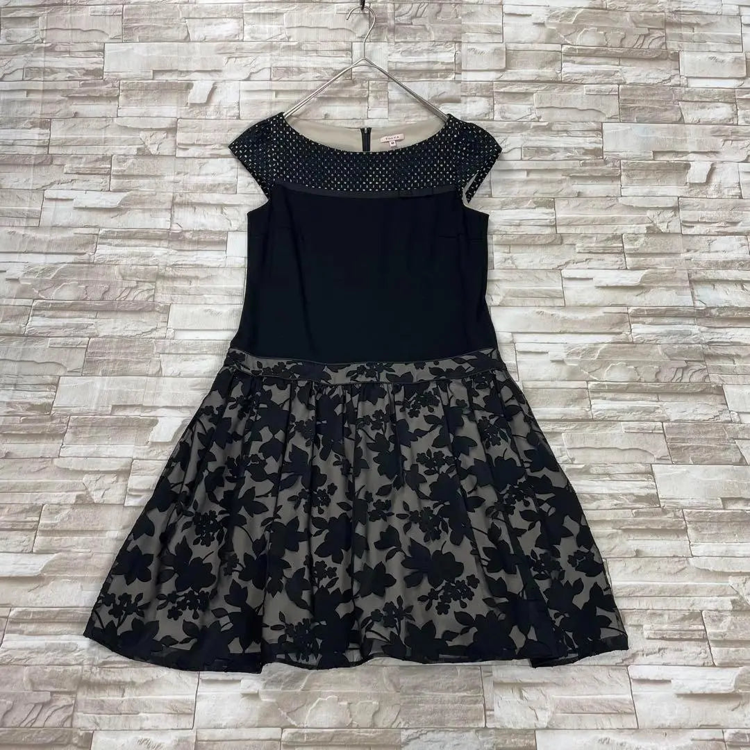 [Extremely beautiful] TOCCA★Switched flower lace dress See-through Black M