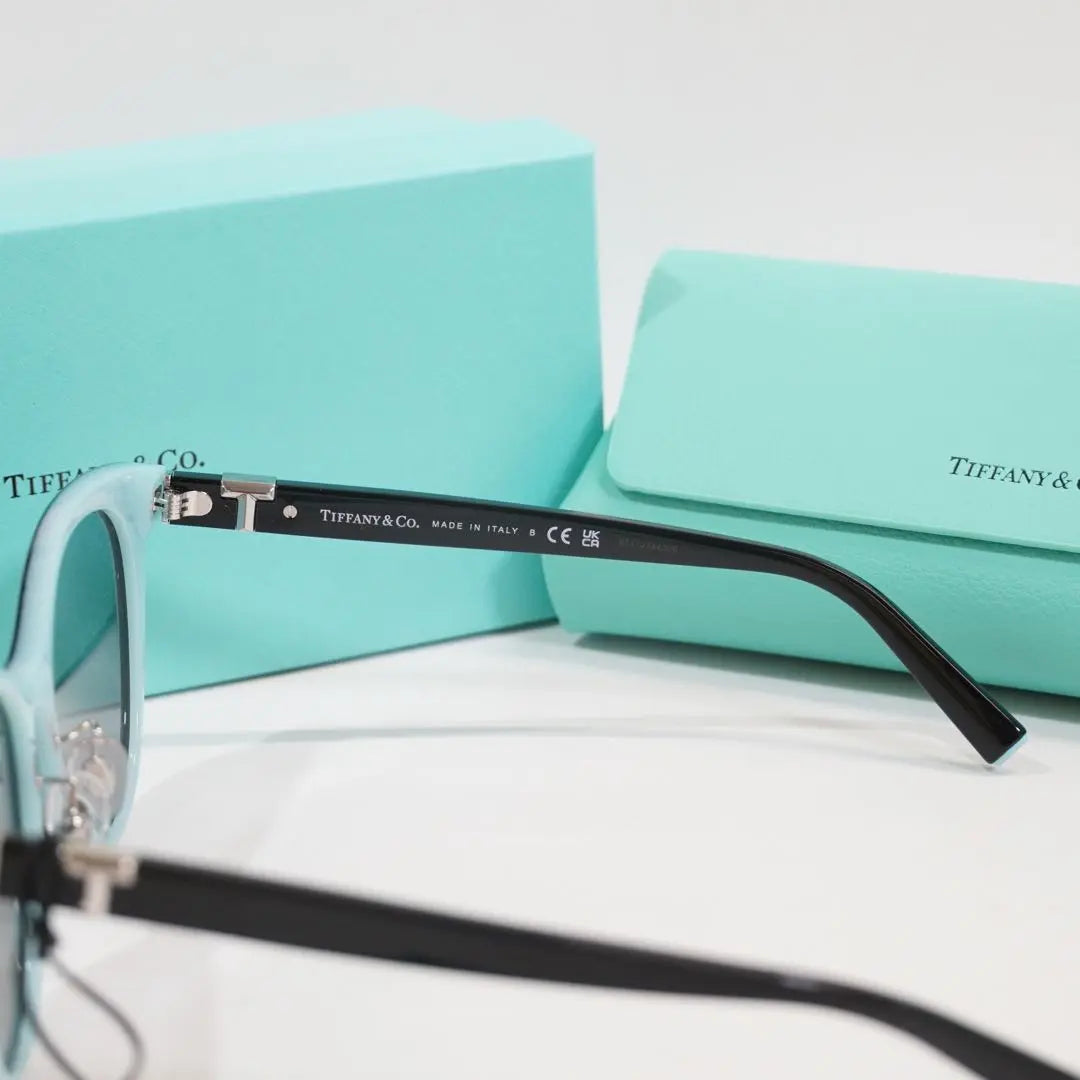 Brand new, unused Tiffany sunglasses, black, light blue, TIFFANY&Co.