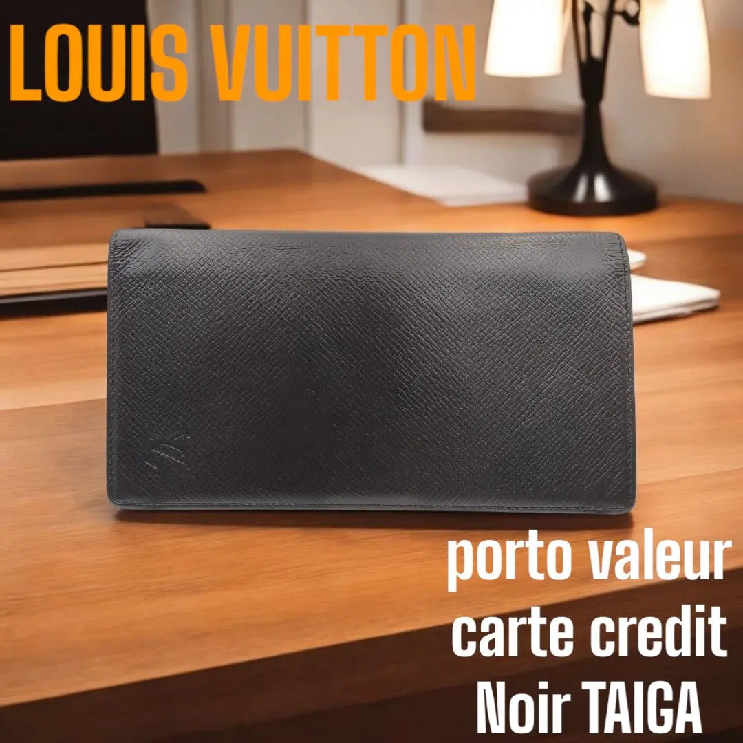 Good condition ✨️Louis Vuitton Taiga Porto Barreur Carte Credit M30398