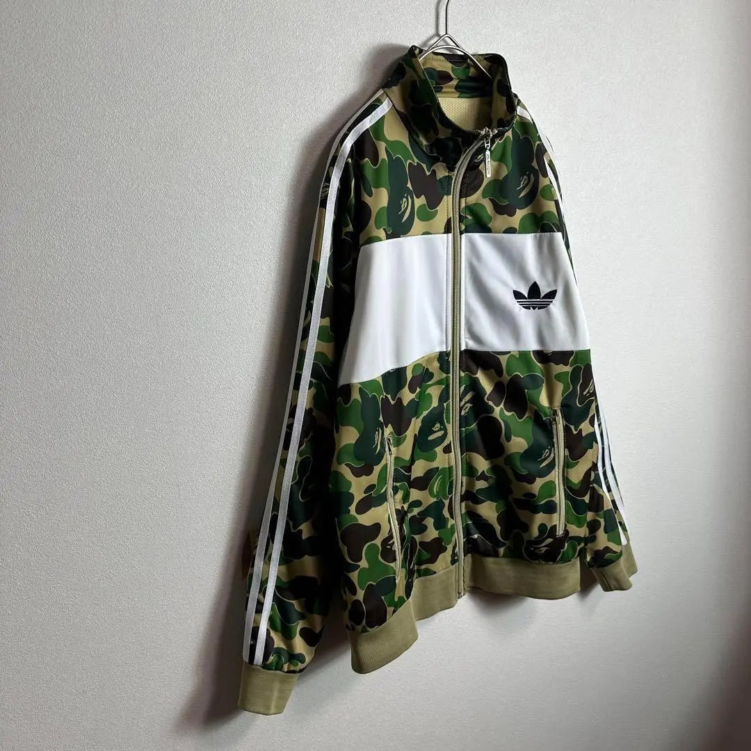 Jersey de colaboración adidas × A BATHING APE con camuflaje Firebird L