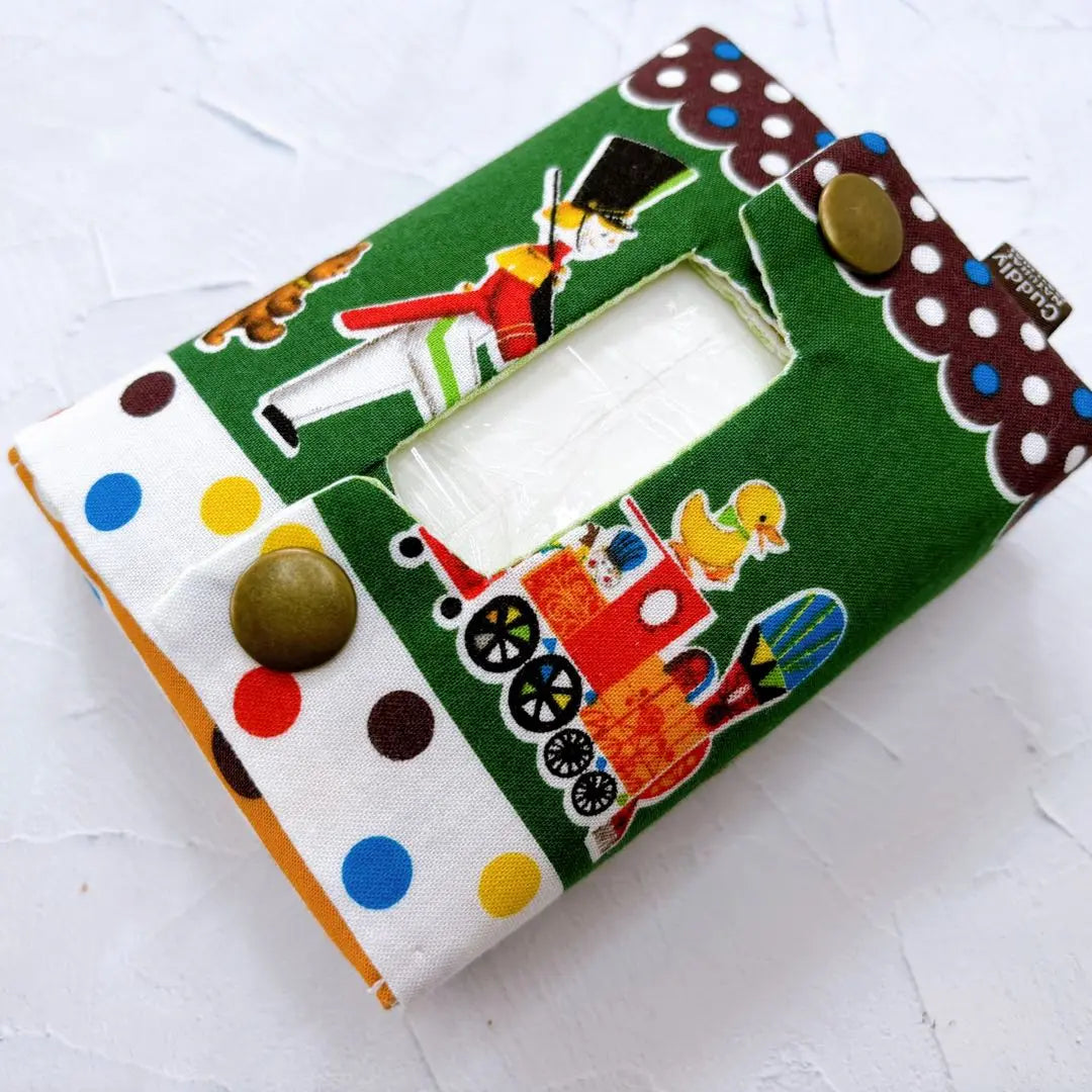 Pattern & How to Make a Pocket Tissue Case with Lots