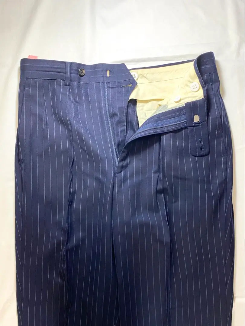 In good condition! Barneys New York Setup Suit British Fabric Tailor Lodge