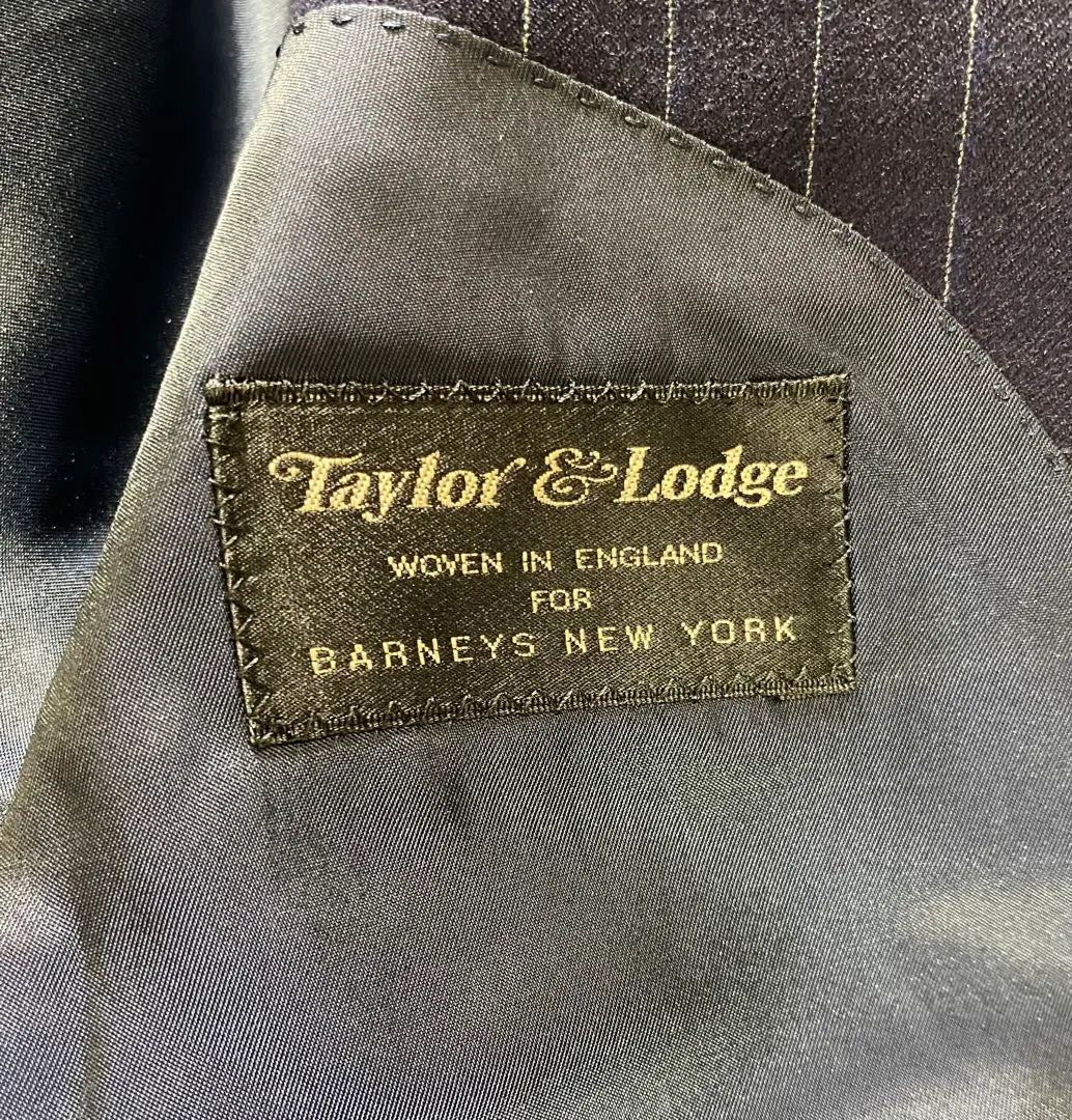 In good condition! Barneys New York Setup Suit British Fabric Tailor Lodge