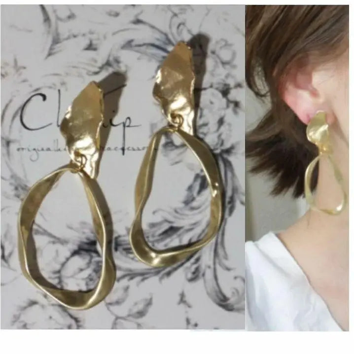 996*Matte Gold Twist Hoop