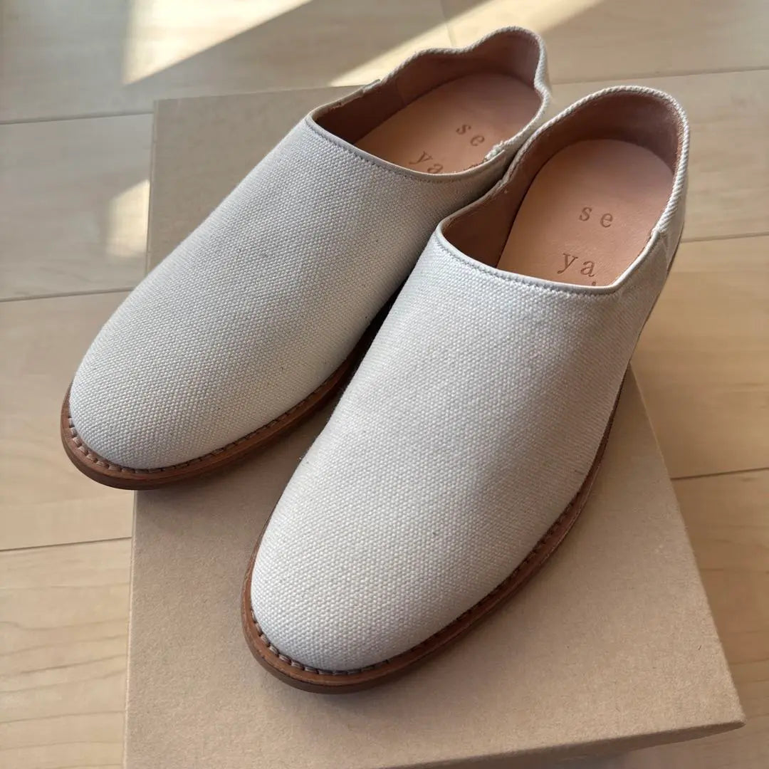 seya. Brand new, unused Babouche canvas slip-on