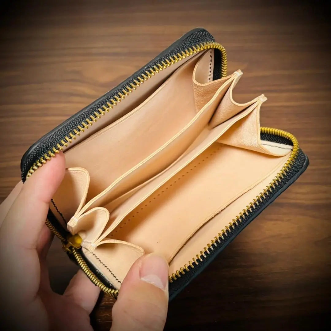 All-hand stitching Star Stingray Mini Wallet Galusha Black Changes over time