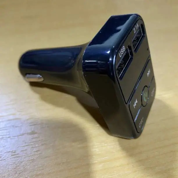 FM Transmitter Bluetooth Hands-Free Call with USB Charging Port