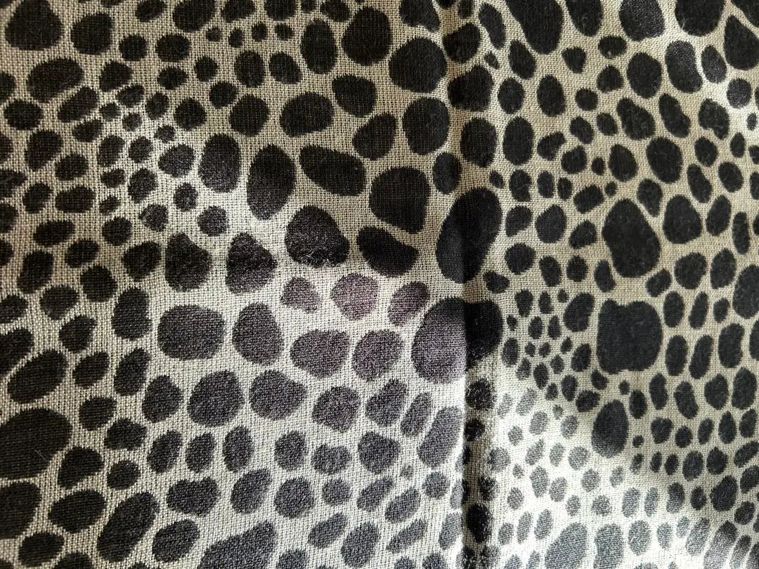 [Final price] Leopard print monochrome stole