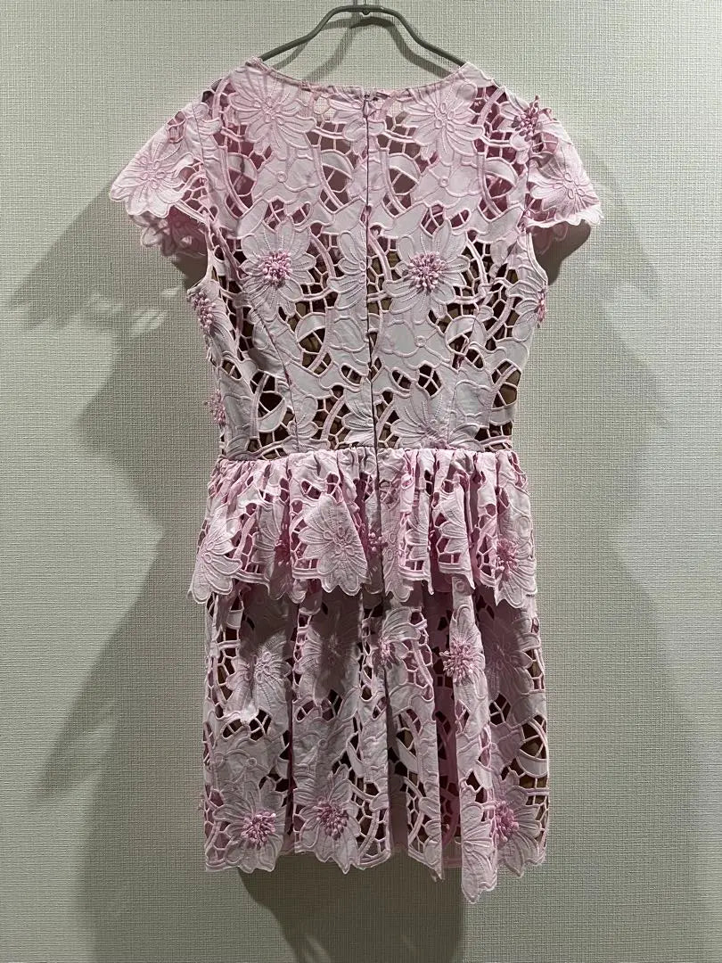 Vestido de algodón con flores de autorretrato