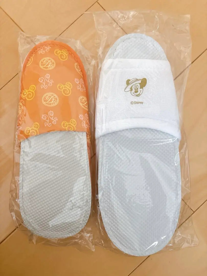 Zapatillas de baño Disney Hotel Amenity para adultos y niños, juego de 2 pares