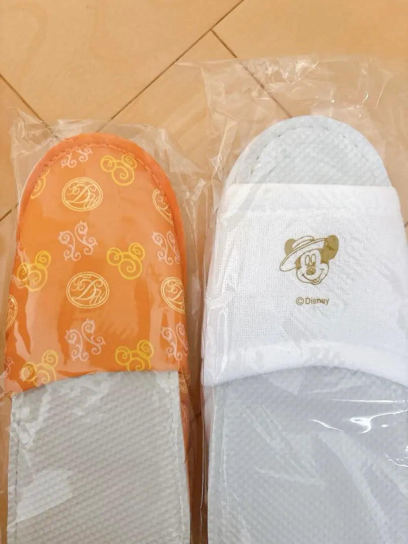 Zapatillas de baño Disney Hotel Amenity para adultos y niños, juego de 2 pares