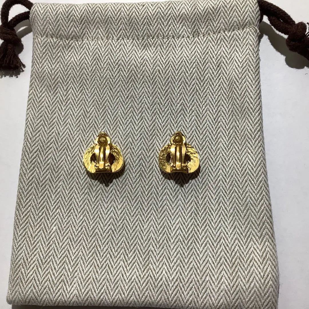 Pendientes vintage de Chanel