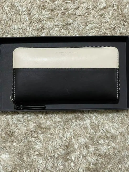 SALE☆GIANNI CHIARINI Zip Round Leather Wallet