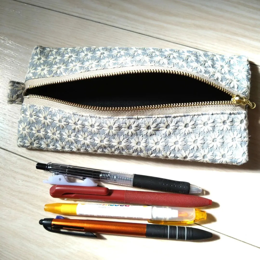 Handmade pen case, embroidery pen case, pen case embroidery