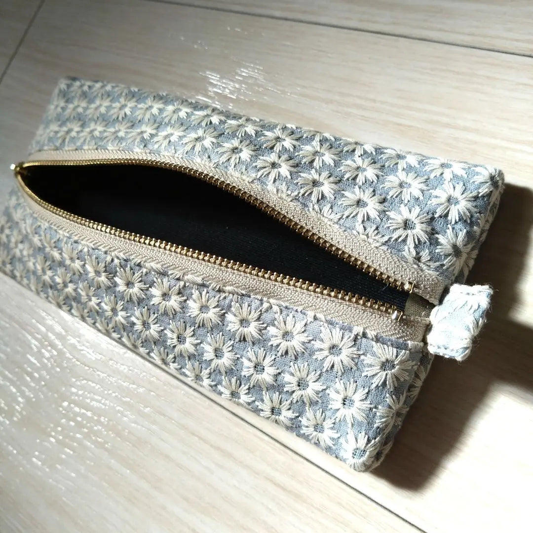 Handmade pen case, embroidery pen case, pen case embroidery