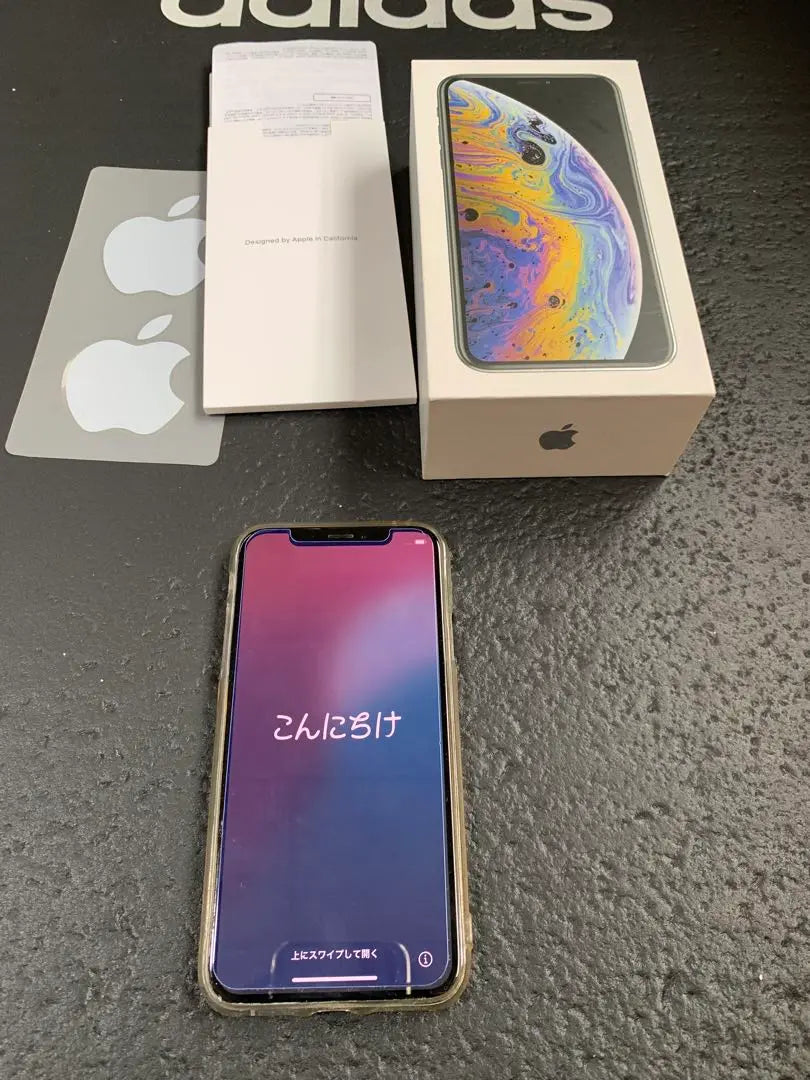 iPhone xs 256gb silver with box