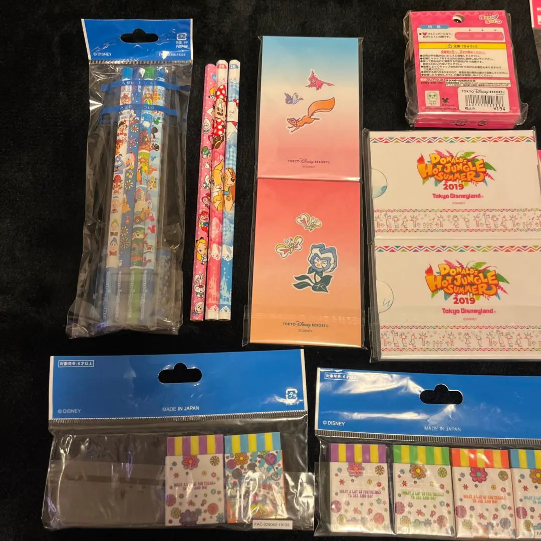 [Unused] Tokyo Disney Resort, various sets such as notepads and pencils.