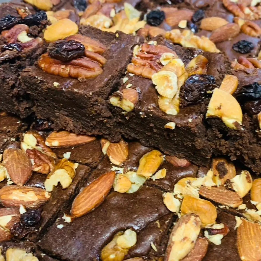 Handmade nut brownies, irregular, about 450g, carefully selected domestic ingredients, no preservatives #s