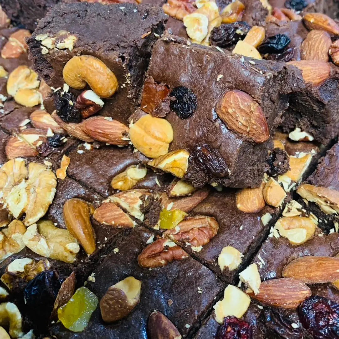 Handmade nut brownies, irregular, about 450g, carefully selected domestic ingredients, no preservatives #s