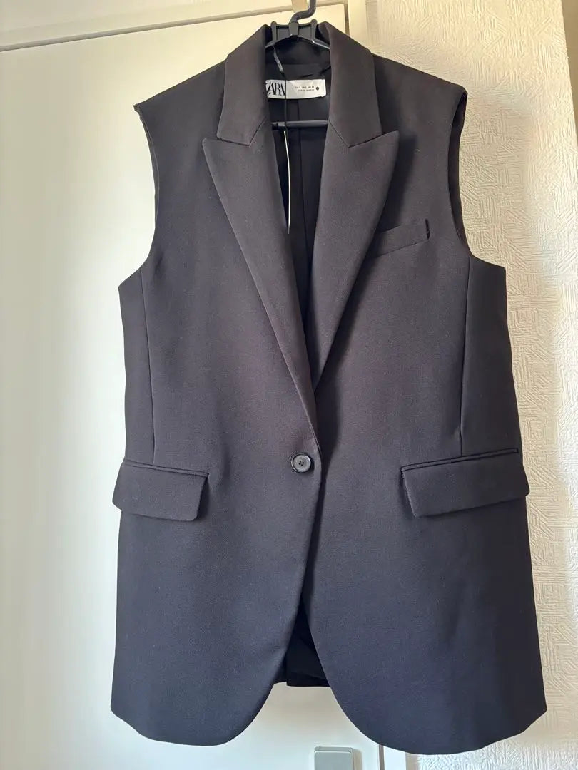 ZARA Black Sleeveless Jacket