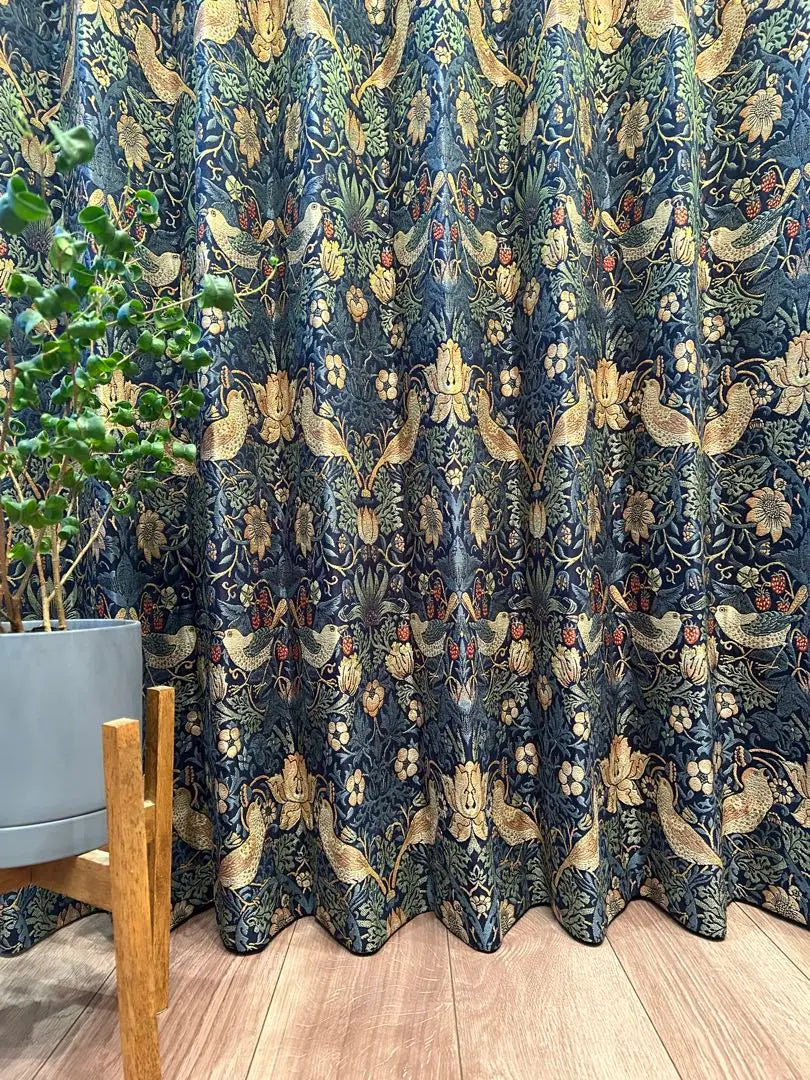 Cortinas Celcon Drape de William Morris Kawashima Textiles