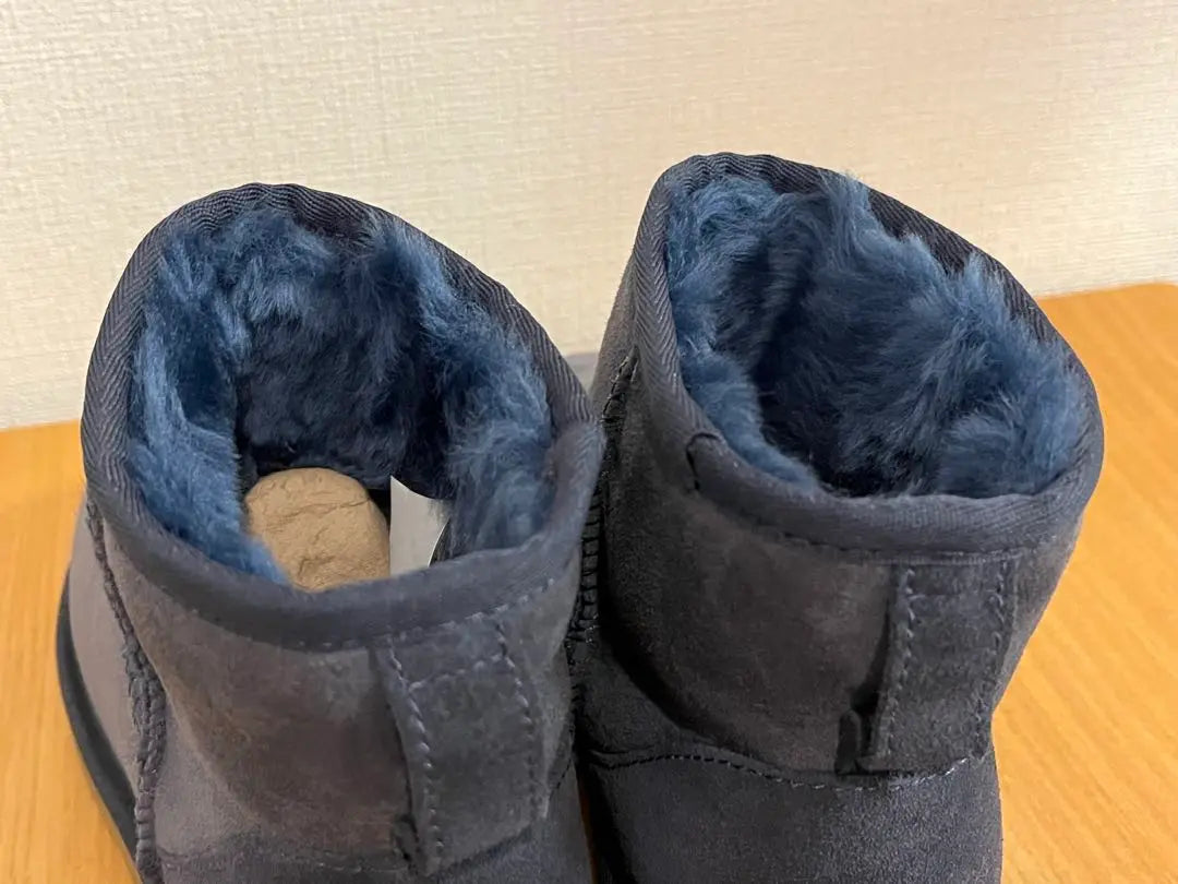 In good condition! UGG Classic Mini Navy 5 (22-22.5cm) | 美品！UGG アグ　クラッシックミニ　ネイビー　５(22〜22.5㎝)