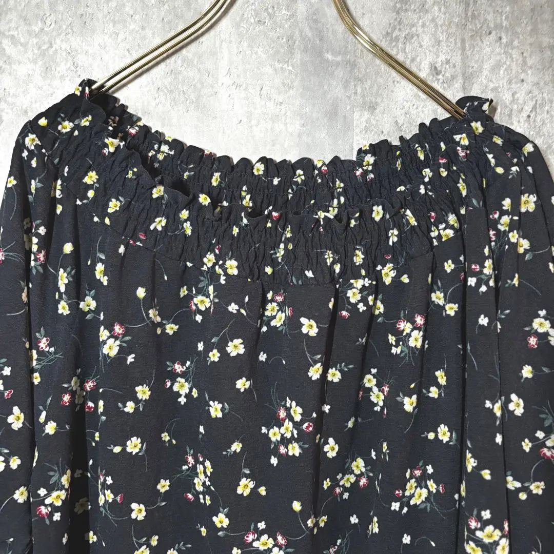 ✨ Beautiful condition✨ Gloves [L] 2WAY blouse, off-shoulder, small floral pattern, feminine