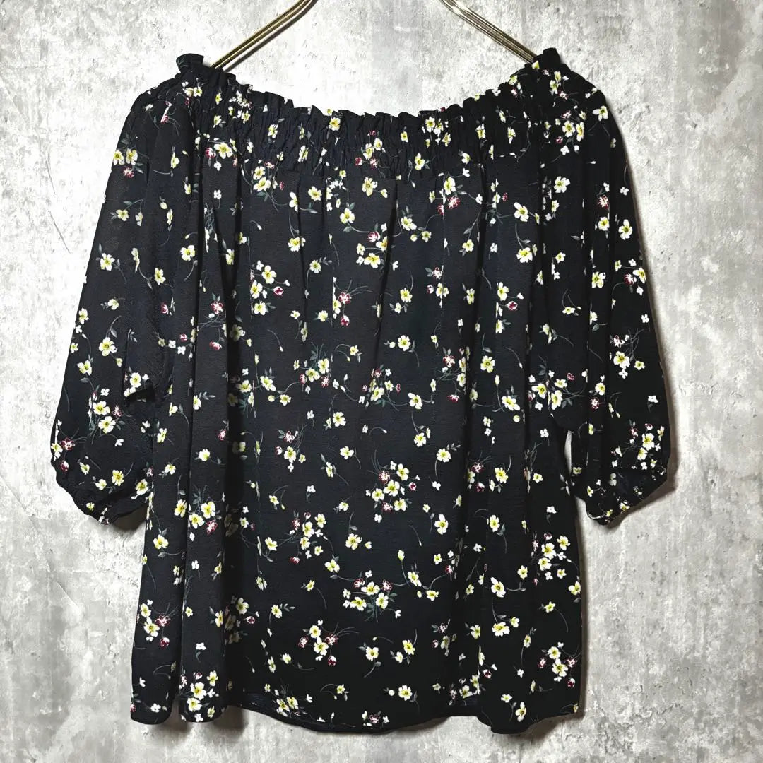 ✨ Beautiful condition✨ Gloves [L] 2WAY blouse, off-shoulder, small floral pattern, feminine