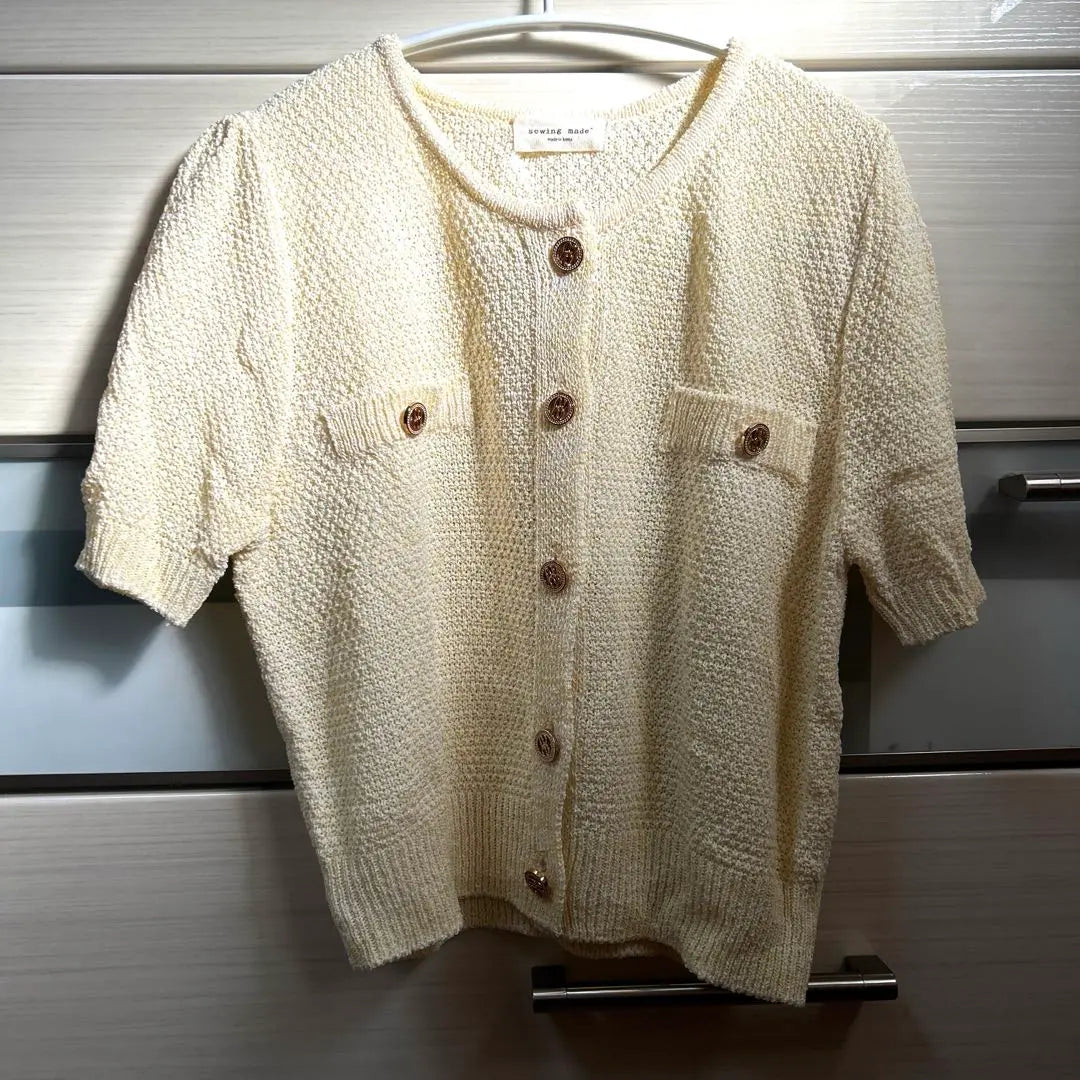 Short sleeve sweater with buttons