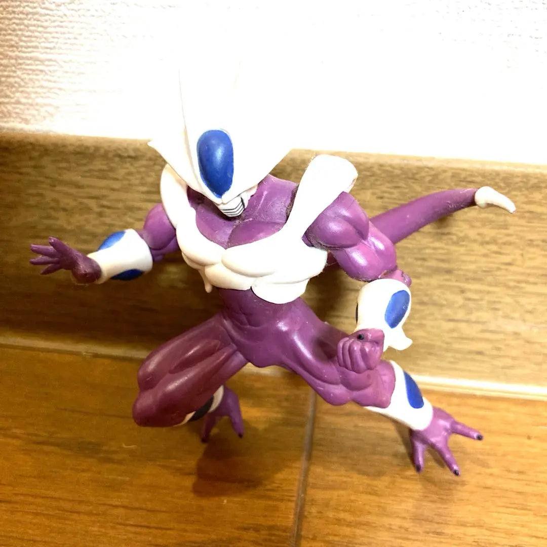 Figura Kuura Dragon Ball Z película Freezer Toriyama Akira Showa retro morado blanco