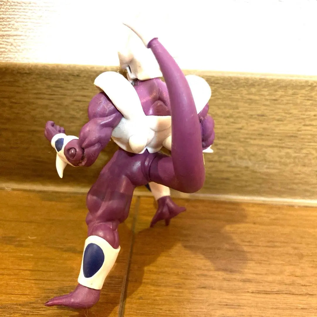 Figura Kuura Dragon Ball Z película Freezer Toriyama Akira Showa retro morado blanco