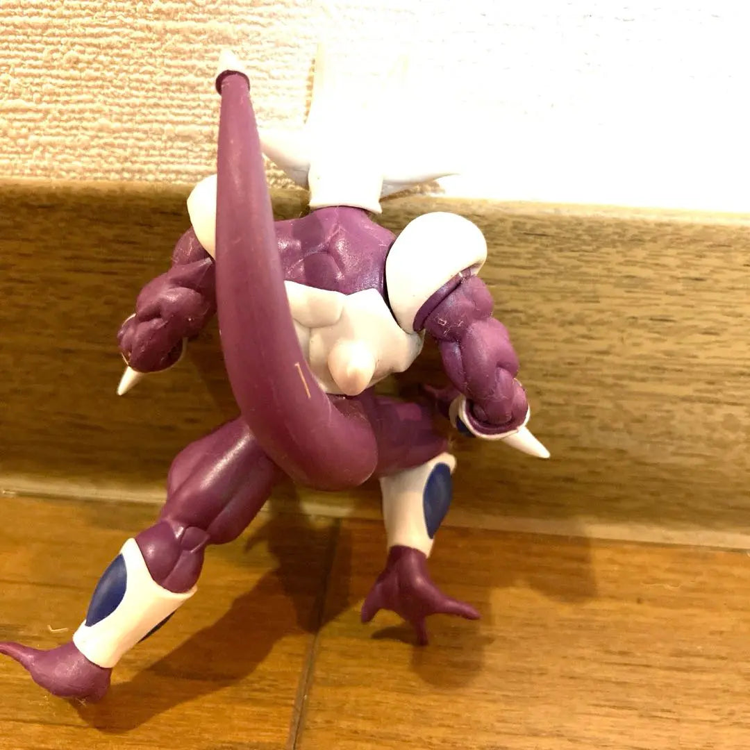 Figura Kuura Dragon Ball Z película Freezer Toriyama Akira Showa retro morado blanco