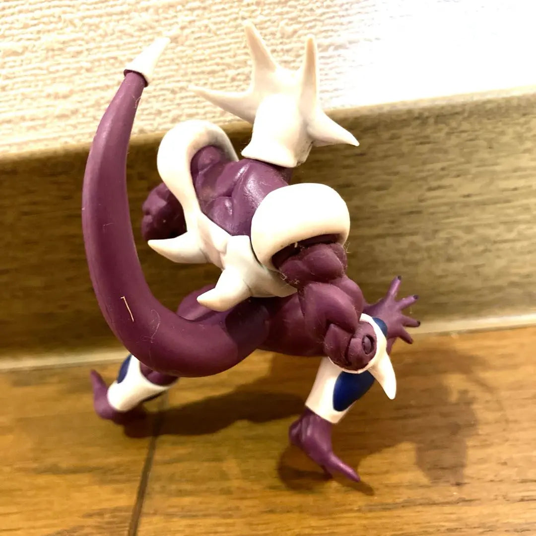 Figura Kuura Dragon Ball Z película Freezer Toriyama Akira Showa retro morado blanco