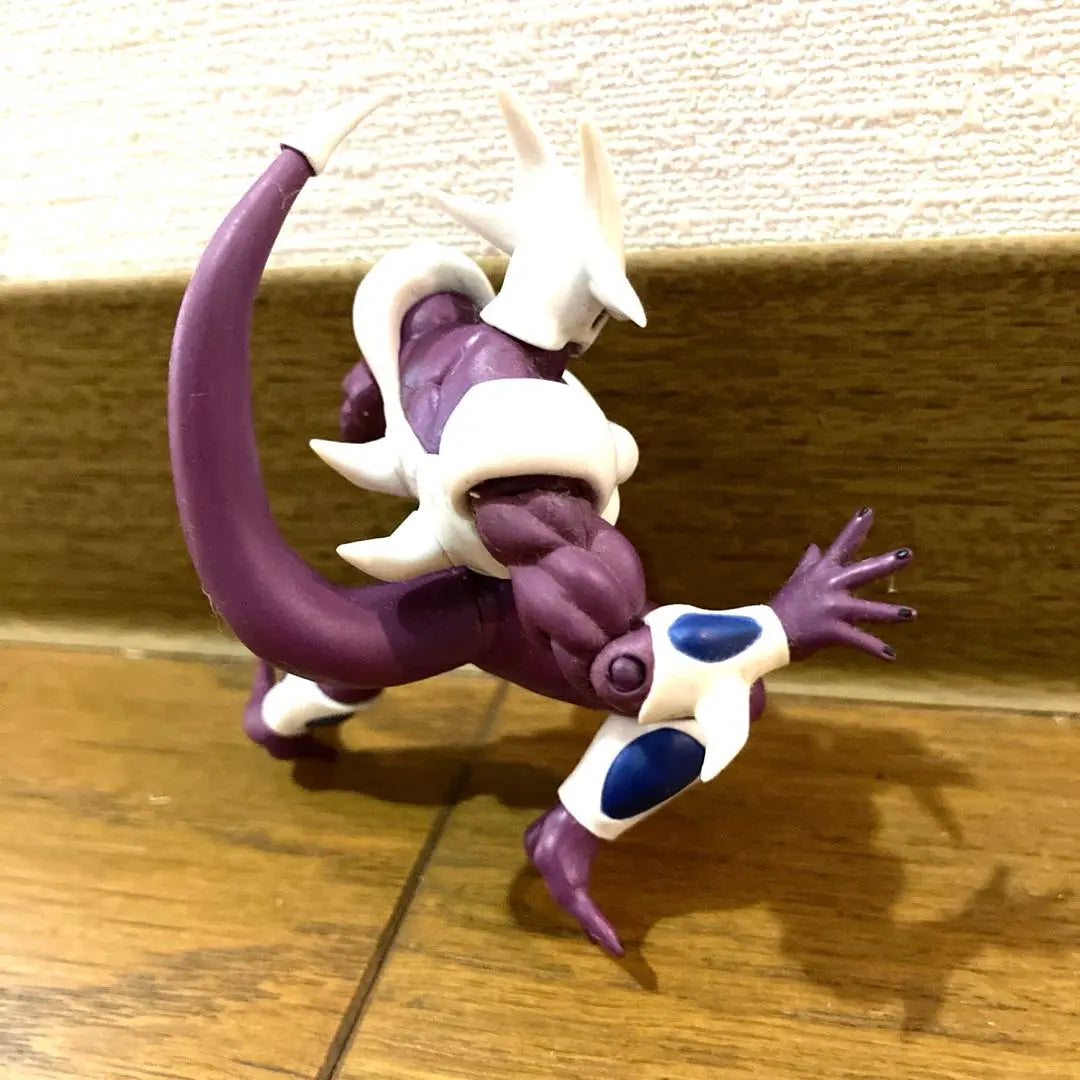 Figura Kuura Dragon Ball Z película Freezer Toriyama Akira Showa retro morado blanco