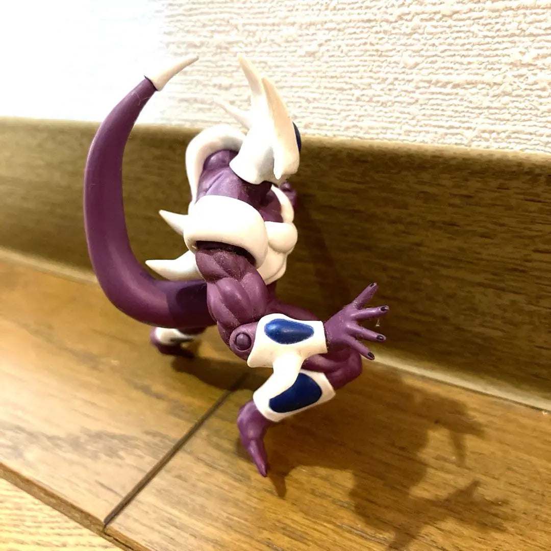 Kuura figure Dragon Ball Z movie Frieza Toriyama Akira Showa retro purple white