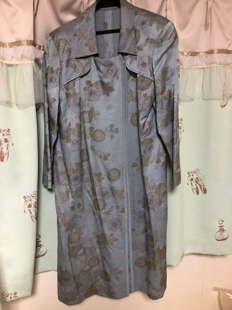 Price reduced! A dress that can also be used as a chrysanthemum pattern coat