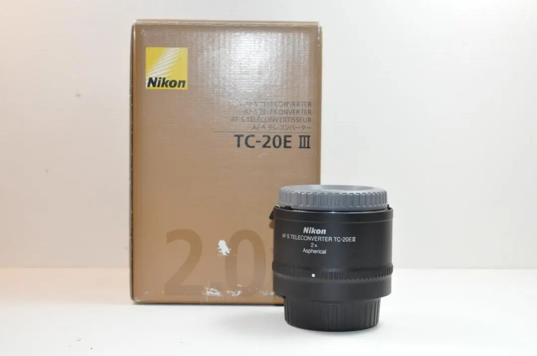 Teleconvertidor Nikon AF-S TC-20E III Caja original con accesorios