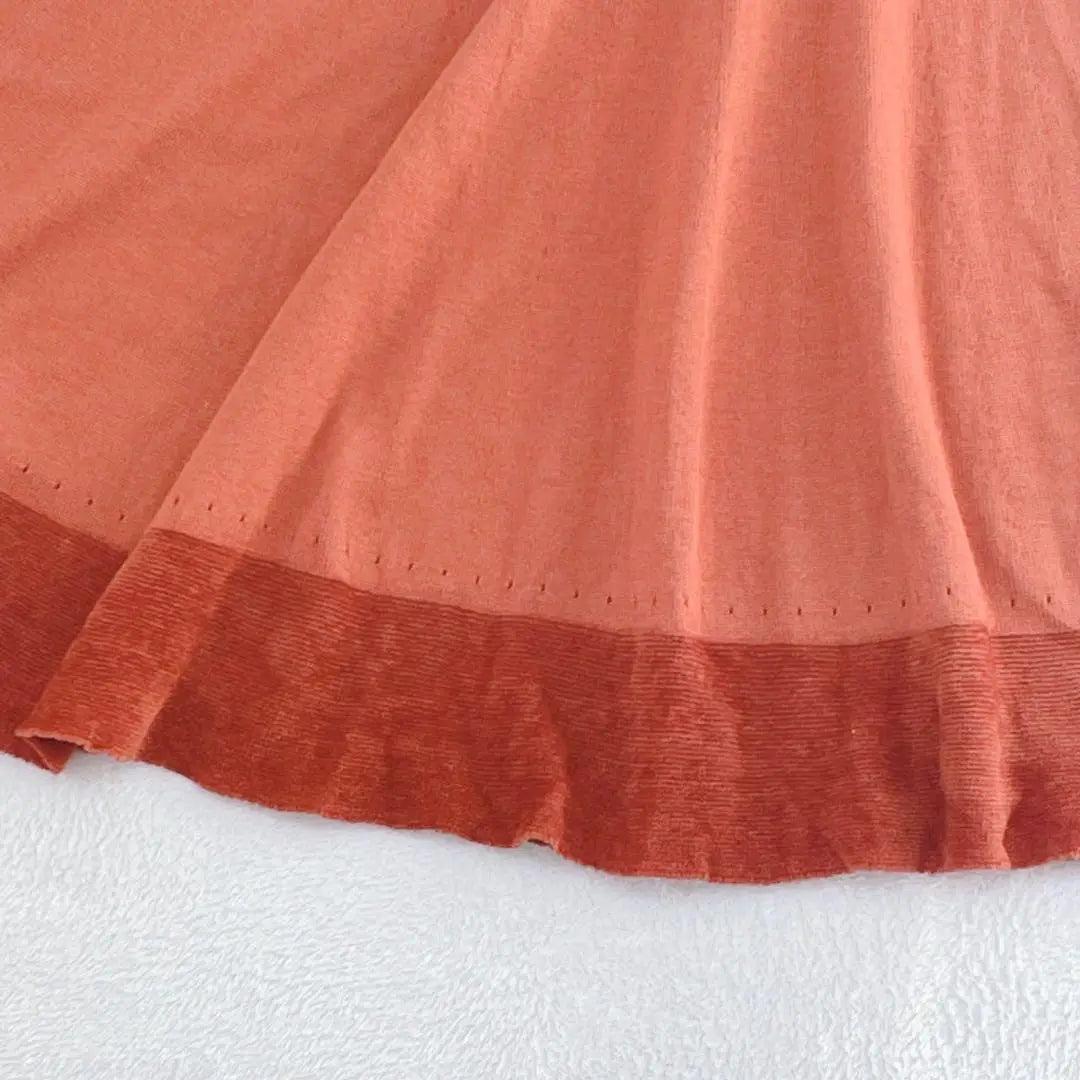 Q36 [Untitled] Short-sleeved knit flare dress Knee length Orange Ribbed